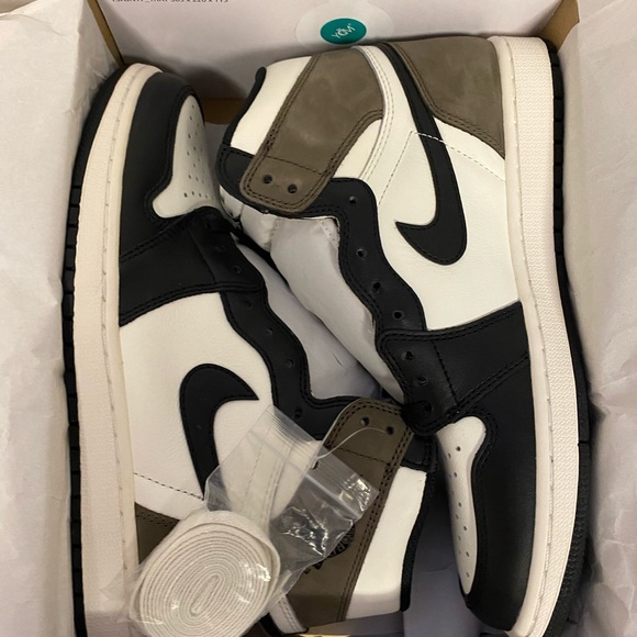 Jordan 1 Mochas Deadstock - Picture 1 of 4